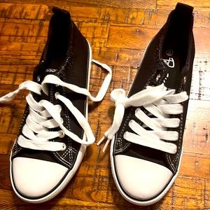 Black and White PepStep Size 6 Kids